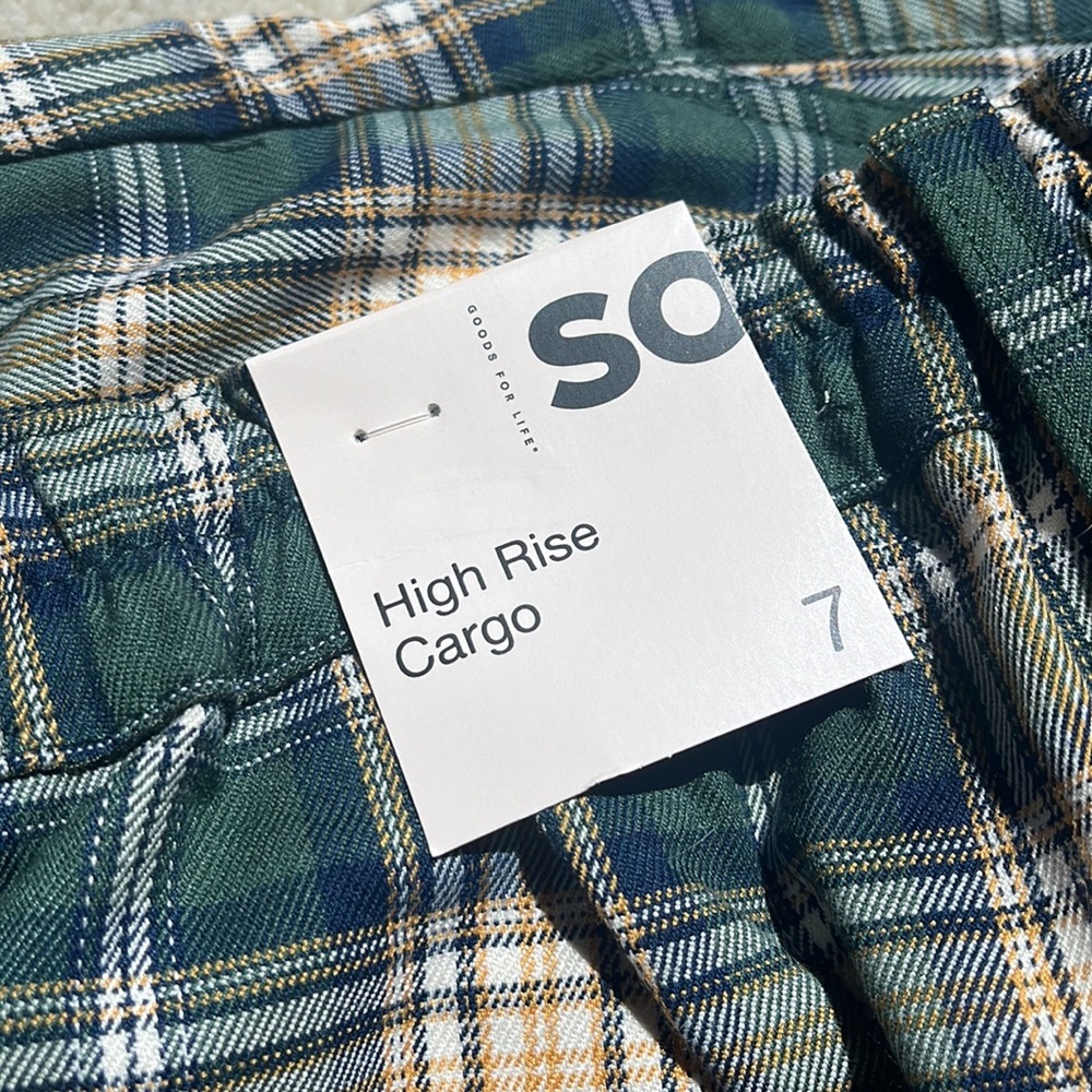 Plaid High Rise Cargo - Picture 4 of 4